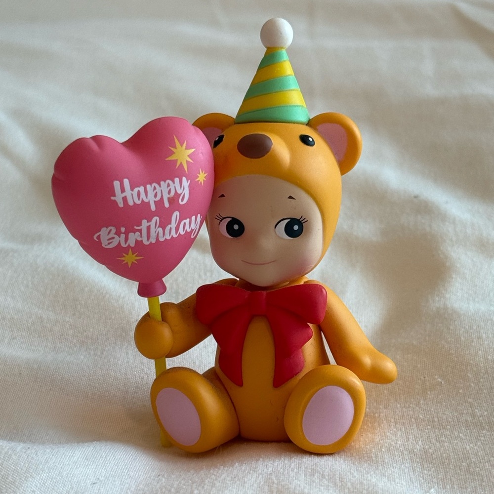 Sonny Angel Birthday Gift Bear - Original Mini Figure / Edition